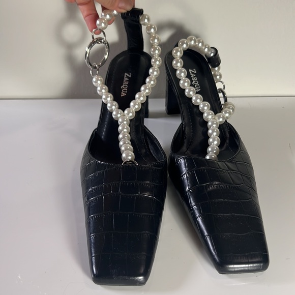 Zarqua Black Embossed Leather Heels w/Pearl Straps size 38 US 7.5 - Picture 5 of 6